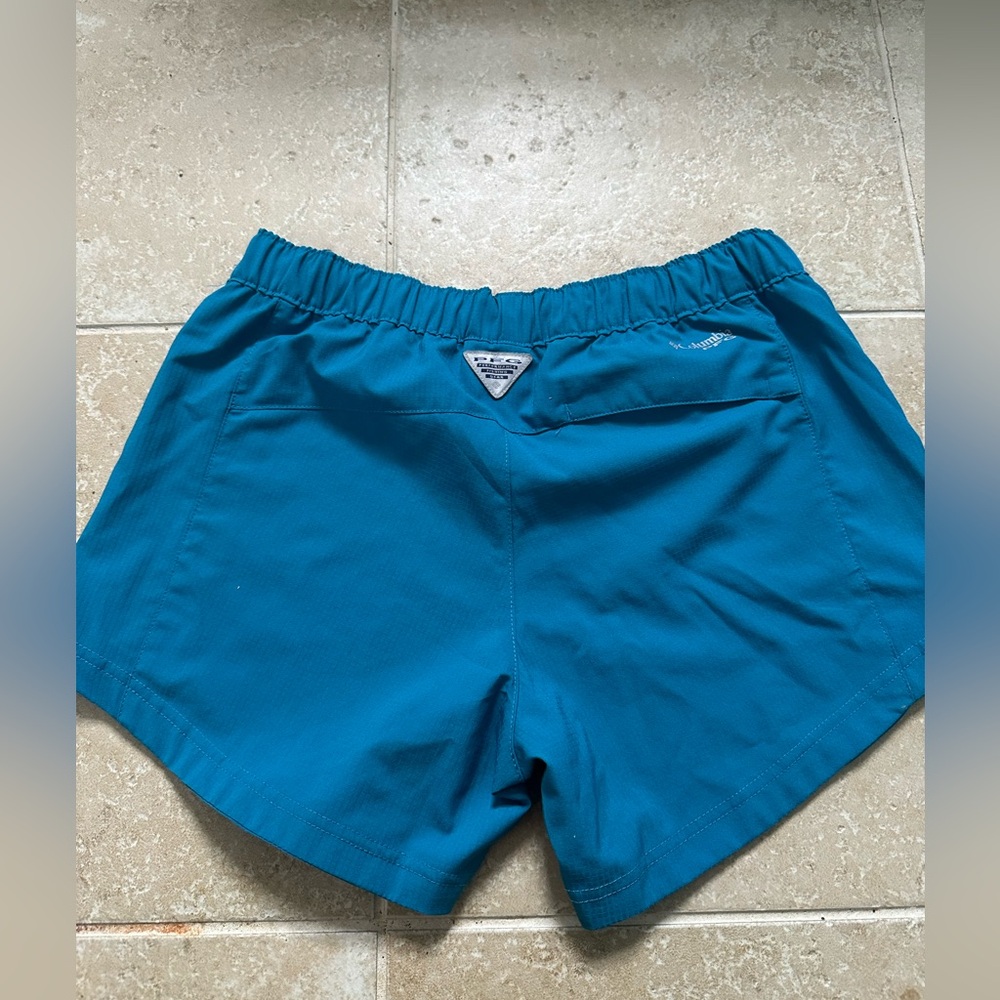 Columbia women’s xs pfg shorts. New without tags.